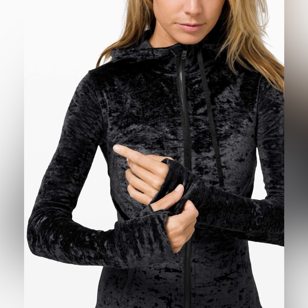 Like-New Lululemon Define Crushed Velvet Black Jacket! Fits more like a 4-8.